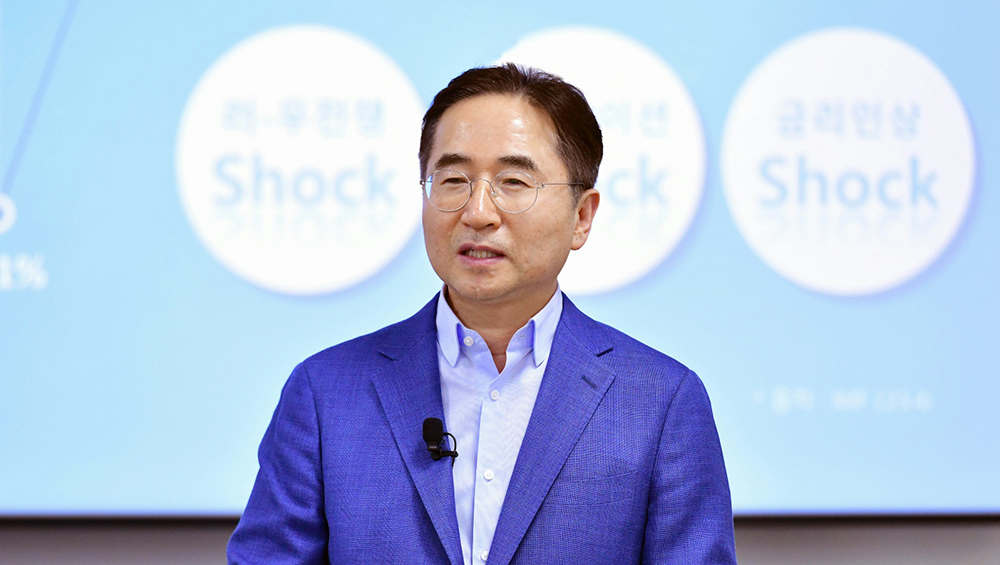 [참고사진]삼성전기 장덕현 사장이 '상생협력데이'에서 인사말을 하고 있다..jpg